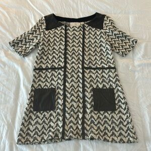 Mixed fabric tunic leather details
